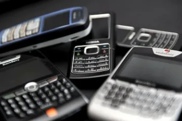 Във Франция е ден без мобилни телефони