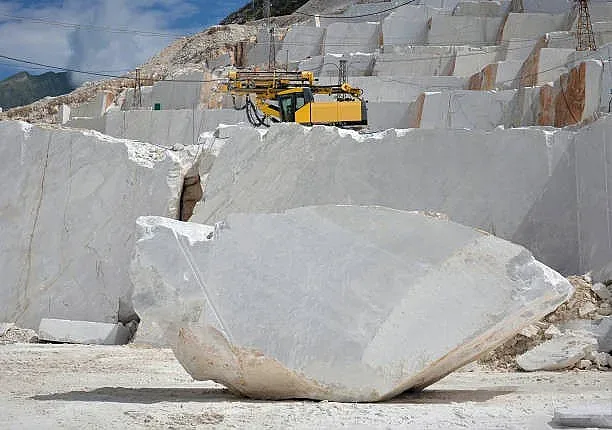 Голям инвеститор смая държавата. Поиска нещо, което никой не е правил