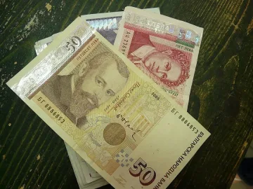 Шофьор на "Банско" върна два бона