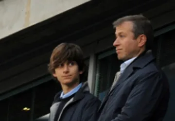 Синът на Абрамович на стаж в Лондон