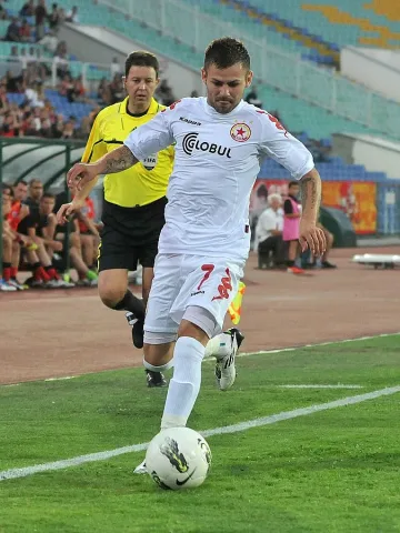 Пробутвали Спас Делев на "Левски" 