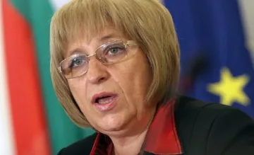 Цачева: Броят на депутатите не е за референдум