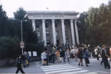 Студенти се потят над румънския