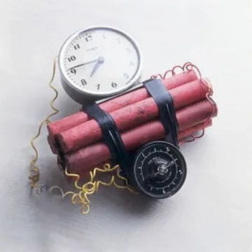 Тийнейджър плаши училище с бомба