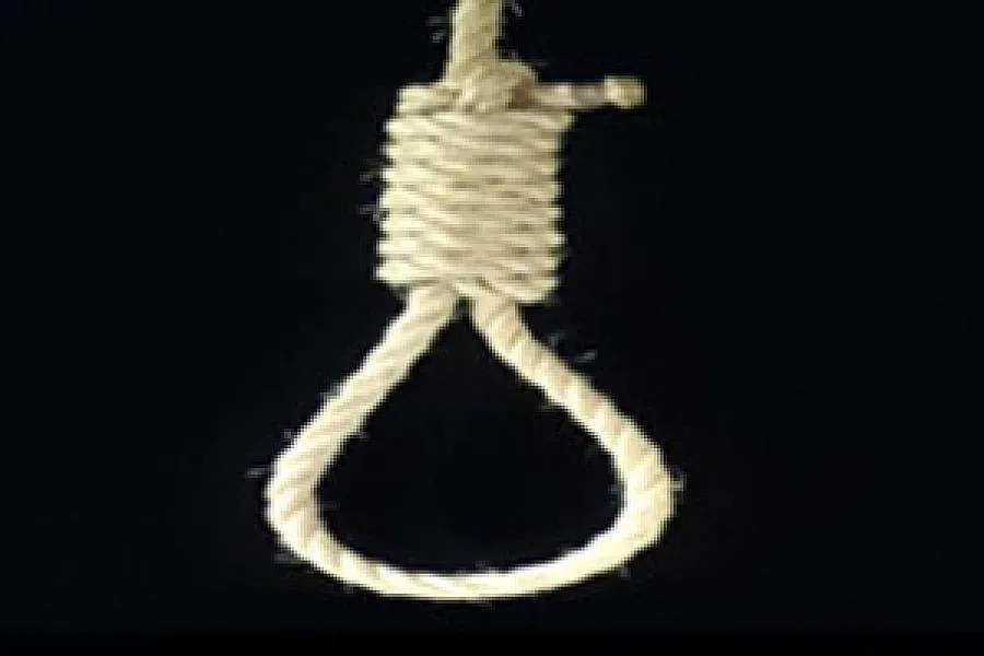 Хлапе откри батко си обесен