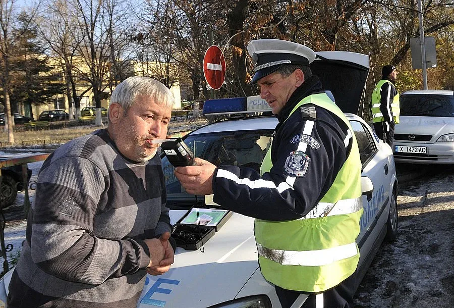 Наказват "златните" шофьори само за алкохол  