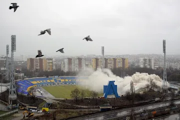 Комшийски войни заради агитката   
