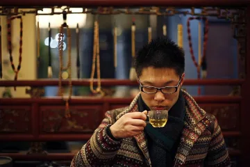 Изнасяме билки на три континента   