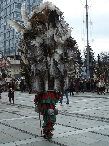 150 кила звънци тресат Перник