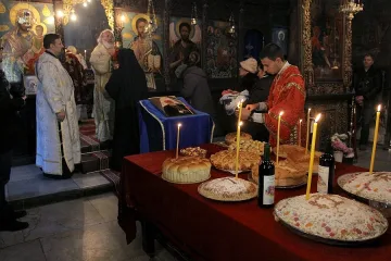 Палим свещ за Максим