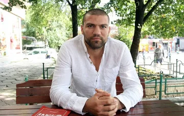 Тервел и Памперса шампиони без бой  