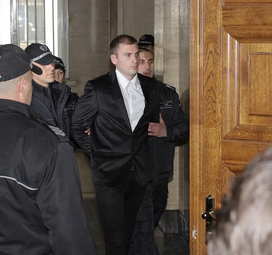 Октай нападнал, защото не харесвал политиците ни