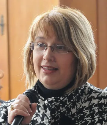 И английските туристи вършат бели, но ги търпим