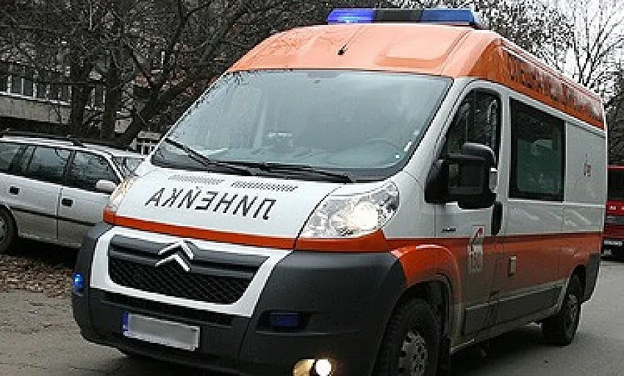 Трамвай отнесе пешеходец 