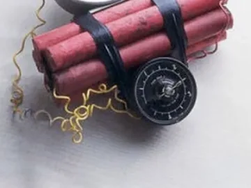 "Бомба" затвори съда в Ботевград