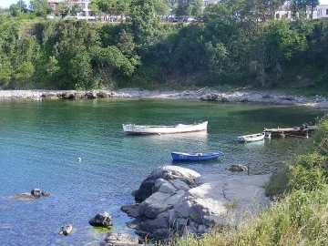 Махат басейн и ограда на Райския залив