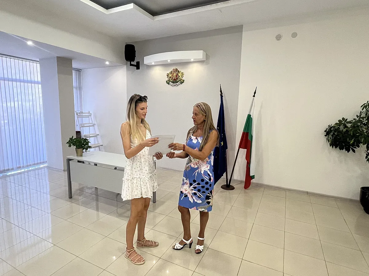 Роди се 1067-то бебе, подпомогнато от Община Казанлък