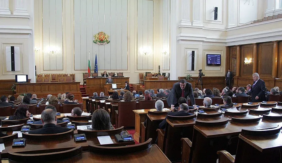 Парламентът осъди покушението срещу Доган