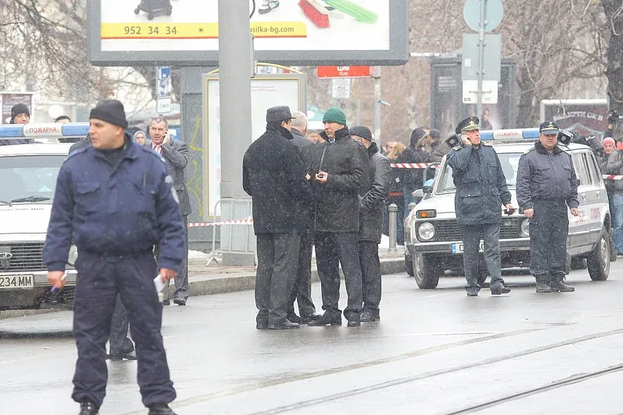 Куршуми за мълчание