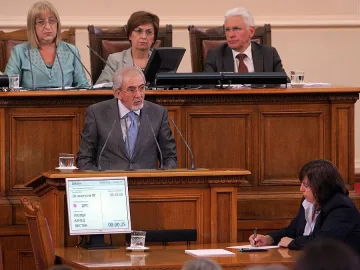 Местан: Оставките няма да спасят кабинета