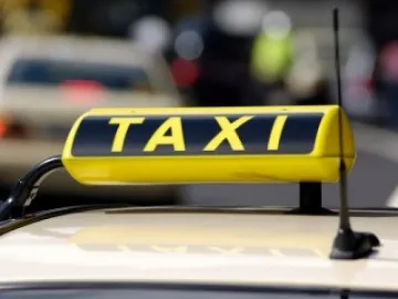 Арестуваха черно такси от Перник за София