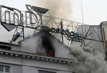 Пожарът овладян час след стрелбата по Баретата