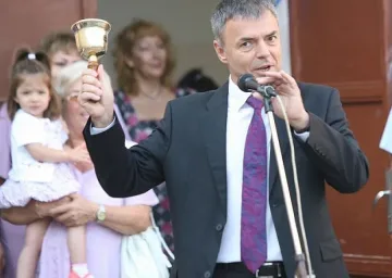 Министър Игнатов на дузпата