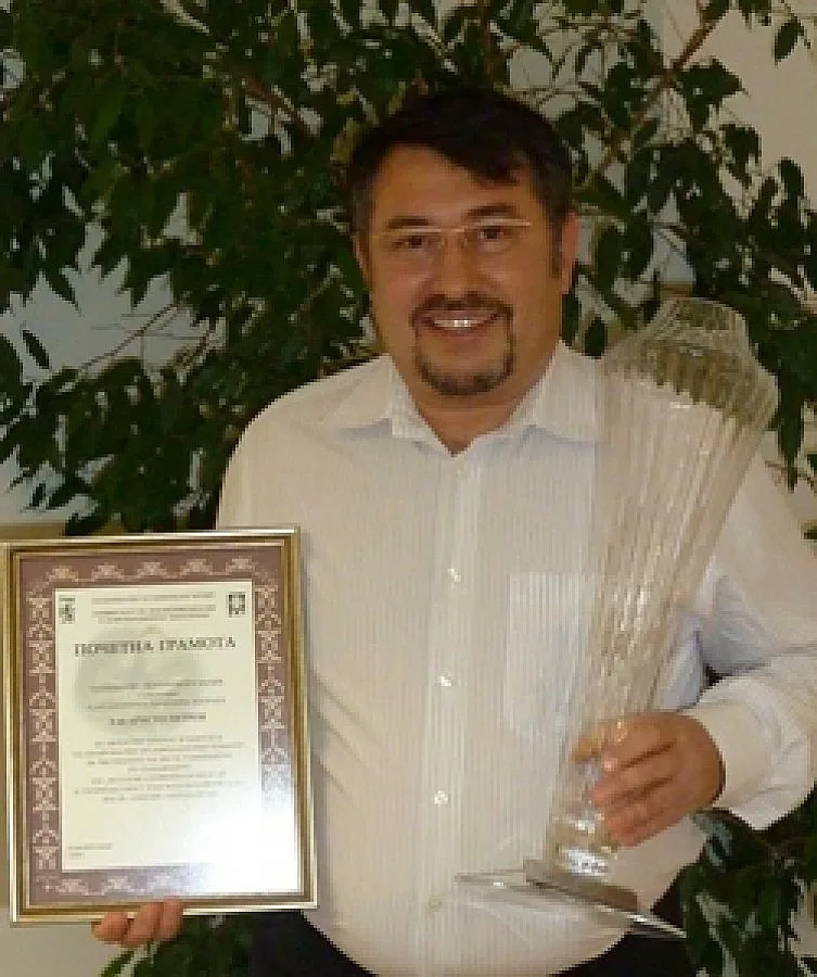 Шефът на "Научни изследвания" даде оставка