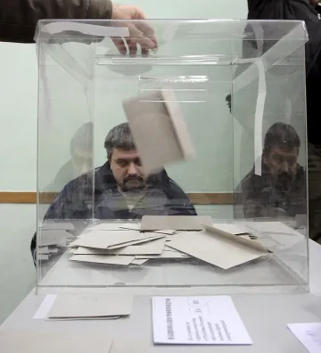 Белене по първи петли до урните
