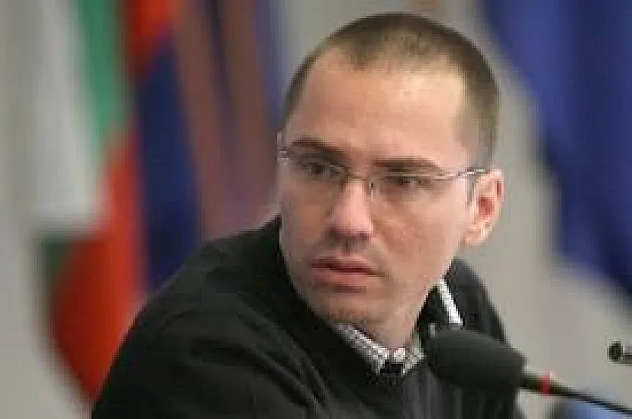 Джамбазки: Видяхме кой се интересува от бъдещето