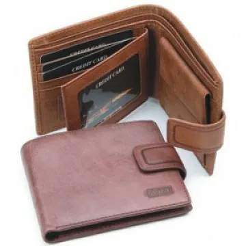 Алжирци преджобиха келнер