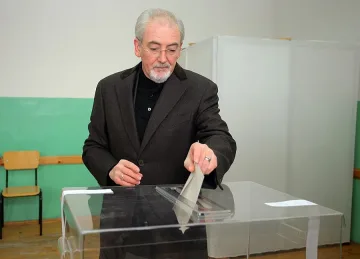 Местан поиска повече референдуми