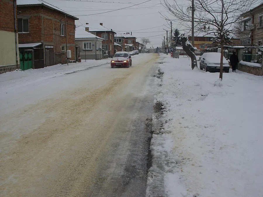 Сняг блокира референдума в Айтоско