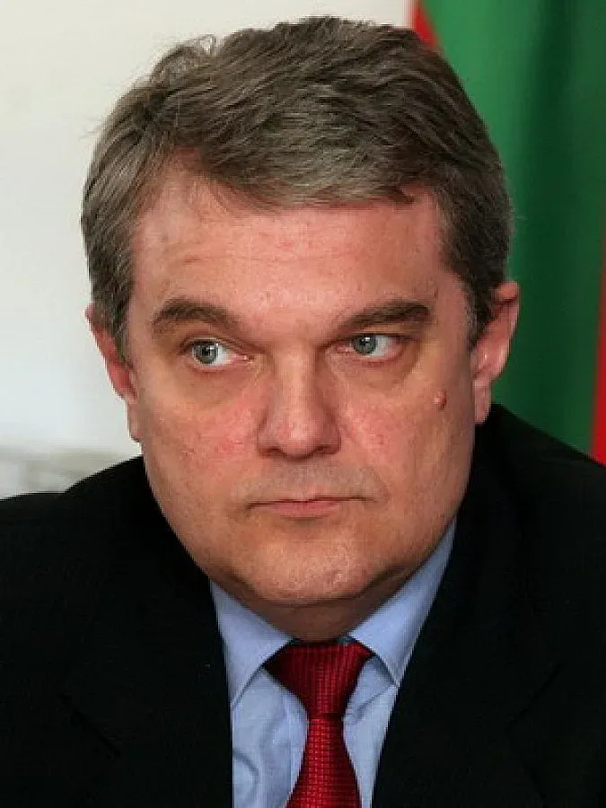 Петков: Саботират вота с непочистени пътища