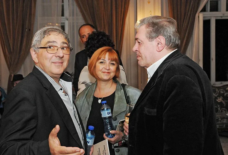 Арт водолеи вдигат купони