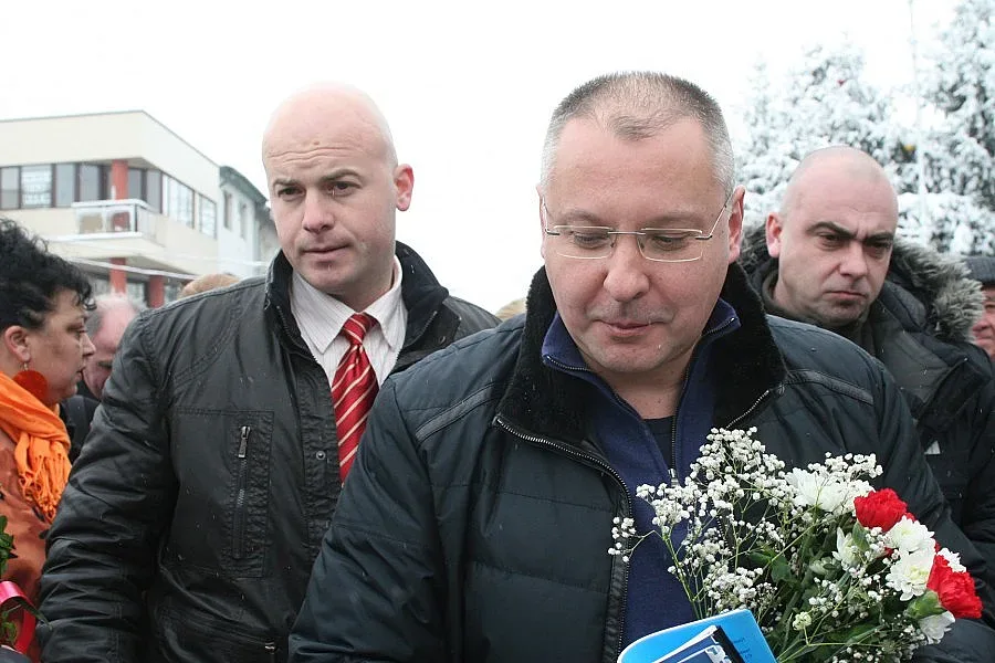 Станишев ще спасява ВМЗ Сопот