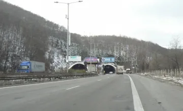 Тежка катастрофа блокира  "Тракия"