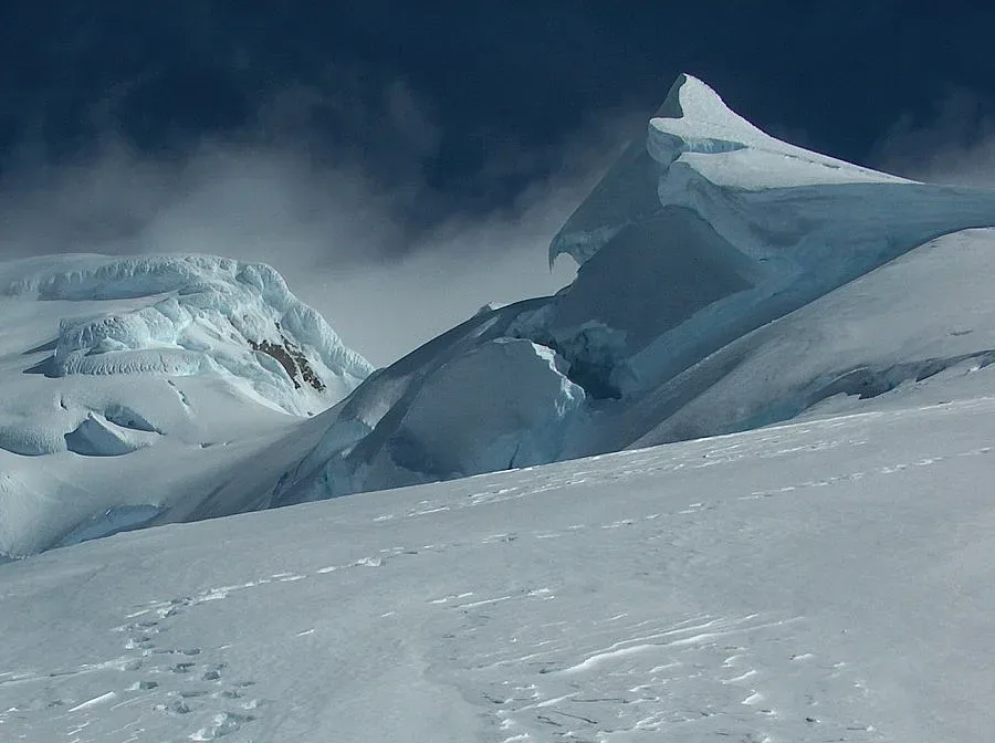 Откриха останки на изчезналия самолет в Антарктида 