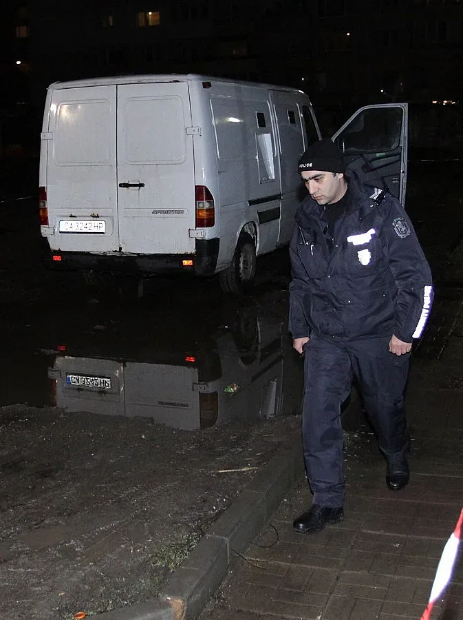 Шофьорът на инкасото поканил крадците в буса