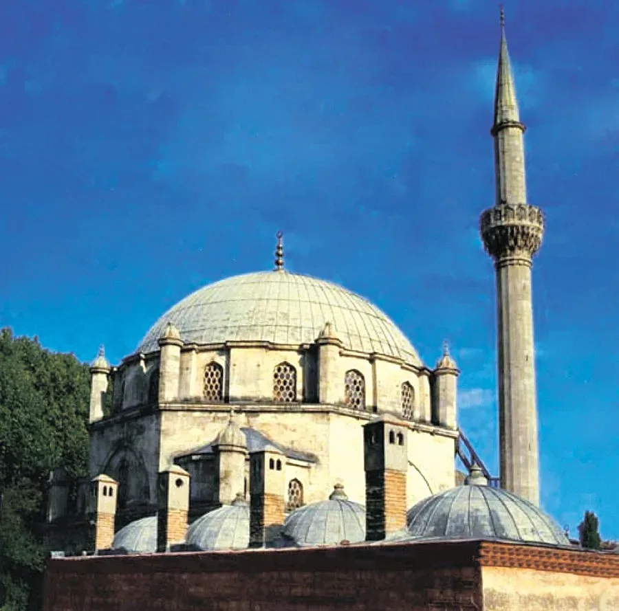 1000 на протест срещу джамия