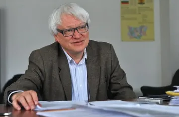 Изкараха глупаци половината учени