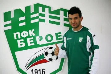 Национал на Алжир подписа с "Берое"