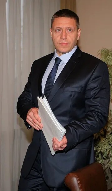 НСО бута коли от пътя