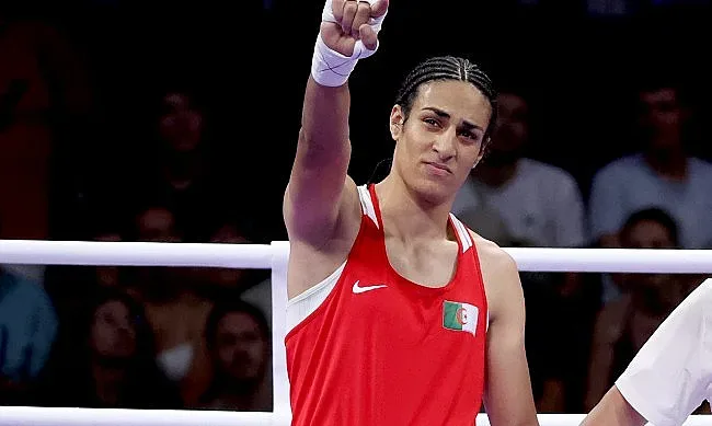 Имане Хелиф се гримира, пусна секси видео (СНИМКИ)