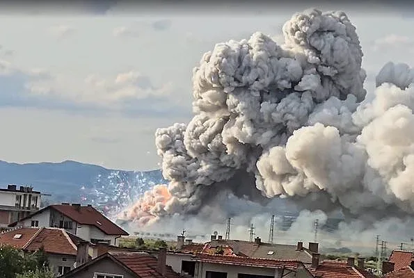 4 версии за взривовете в Елин Пелин. Една е абсурдна