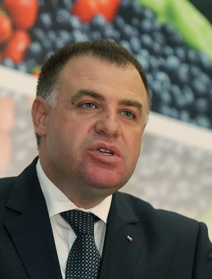 Найденов следи унищожаването на болни кокошки