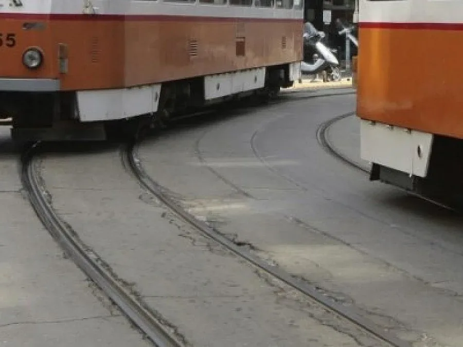 Ученици трошат трамваи