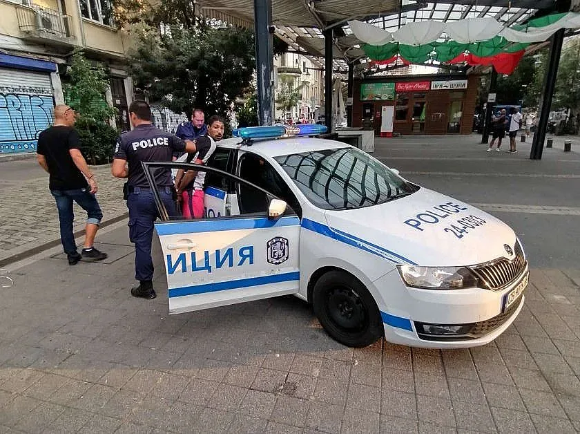 Писъци и куршуми на Женския пазар. Летят патрулки