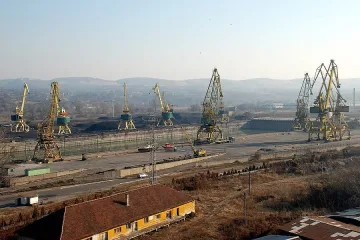 Без съкращения в порт Лом 