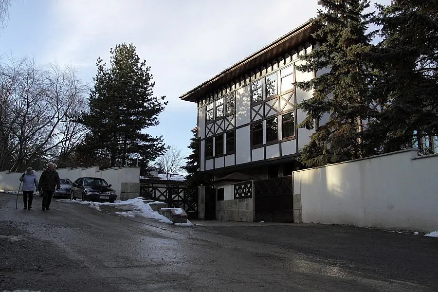 Тройна охрана за Ахмед Доган   